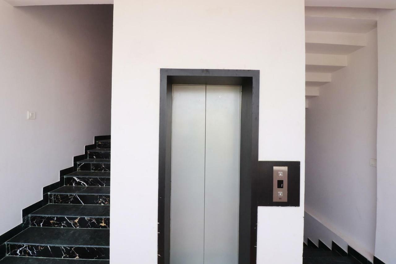 Oyo 39774 Hotel Kanishka Residency Jabalpur Dış mekan fotoğraf